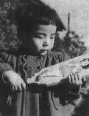 3歳のころ。 郷里の栃木県宇都宮で。 男の子によく間違えられた