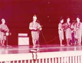 高校生のころ、糸満ヤカラーズハワイ公演（写真左から2番目）
