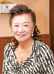 小山 明子さん/女優