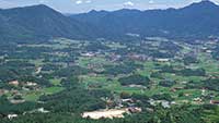 島根県邑南町、於保知盆地の風景