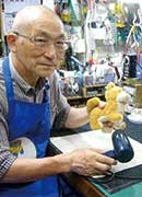 角 文喜さん/国分寺おもちゃ病院 院長