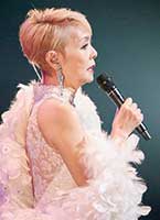 2017年5月、小椋佳さんとのライブにて。大腿骨骨折後、復帰初のステージ。また10月からコンサート公演も始まります！