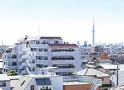 屋上からスカイツリーを望む