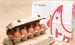 うるま市推奨品認定の黄金イモを餌に生まれた「くがにたまご」。「くがに」は、沖縄弁で「黄金」という意味