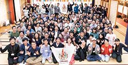 地域リーダー・首長・経営者・農家・官僚・アーティスト・NPO・大学教授・社会起業家など、多様なリーダー約300人の研究コミュニティ「コクリ！」