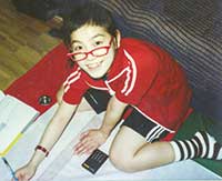 デザイン専攻の短大へ進学したころ。貴重な休日には洋服パターンの勉強