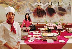 セルビア共和国大使館でシェフとしてセルビアの郷土料理を提供
