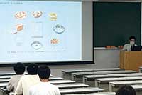 京都工芸繊維大学にて、ソーイの活動や発酵の仕組みなどについて講演