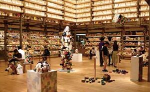 ①個展『拡張都市』展示風景（2018年）銀座蔦屋書店（東京都中央区）にて