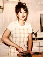 35歳ごろ。テレビ番組の撮影中