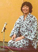 高校時代、学校寄席で落語中