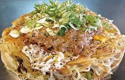 ソースを使わない塩お好み焼き（納豆トッピング） （「宮」:広島市安佐南区緑井3-1-1）
