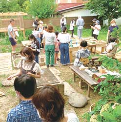 「ラ・ランコントルの裏庭」でのイベント時の様子