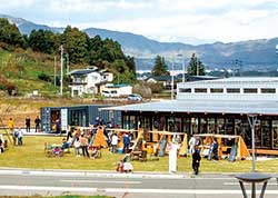 伊達市高子で、毎月開催されるマルシェの様子（撮影者：伊賀本寿徳）