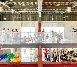子どもが放課後や休日に利用できる、見附市の屋内施設。オープニングイベント開催時の様子
