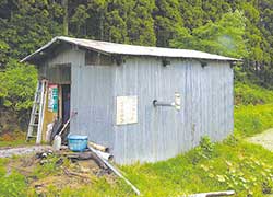 じゅんさい畑の小屋