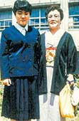 中学校の入学式。母と