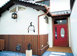 古民家を改装したアフタヌーンティーの店舗『salon de the Tea shot』