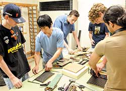 日本文化を体験で伝えるミニ畳づくり体験。本物の畳職人から教わる