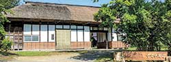 市内に543件が残る長屋門。長屋門の宿泊施設化にも取り組んでいる