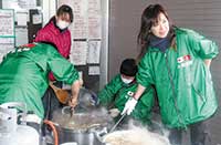 東日本大震災の炊き出し支援の様子