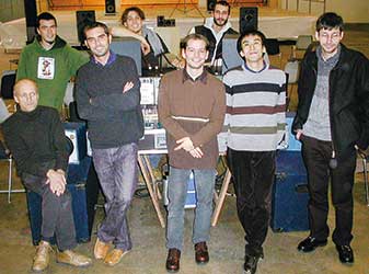 2003年のフュチュラ音楽祭にて 前方左：ドニ・デュフール先生、前方右２番目：筆者