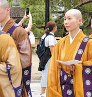 2024年、東大寺にて。仏法興隆や世界平和を祈る千僧法要に出仕
