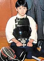 中学の３年間は剣道部に所属