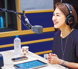 TOKYO FMの『SUNDAY’S   POST』に出演。温泉の話はもちろん、今の活動の原点である岩手への感謝をつづった手紙を読んだ