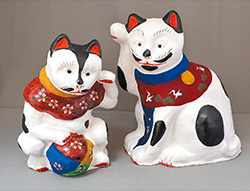 釜猫（鞠押さえ）、釜猫（特大 右招き）