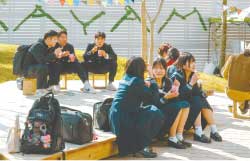 近隣の高校生の放課後
